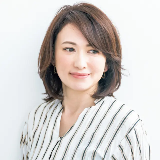 外ハネ毛先を利用したひし形ボブ