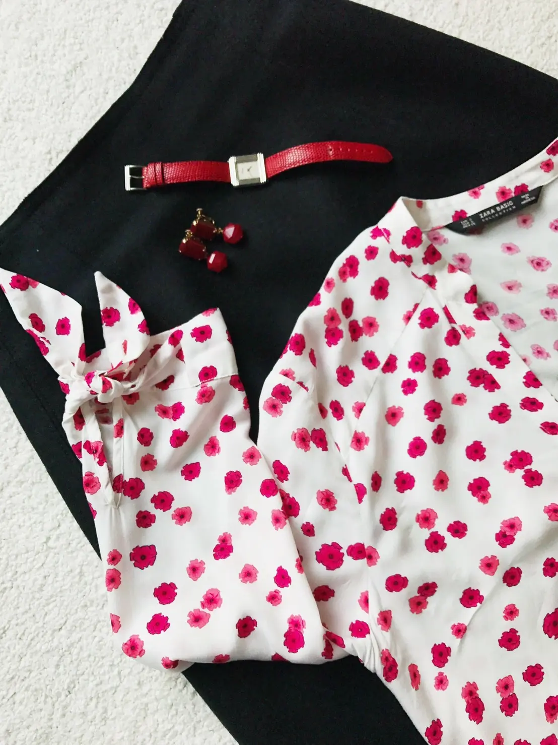 花柄ドットブラウスの画像_1