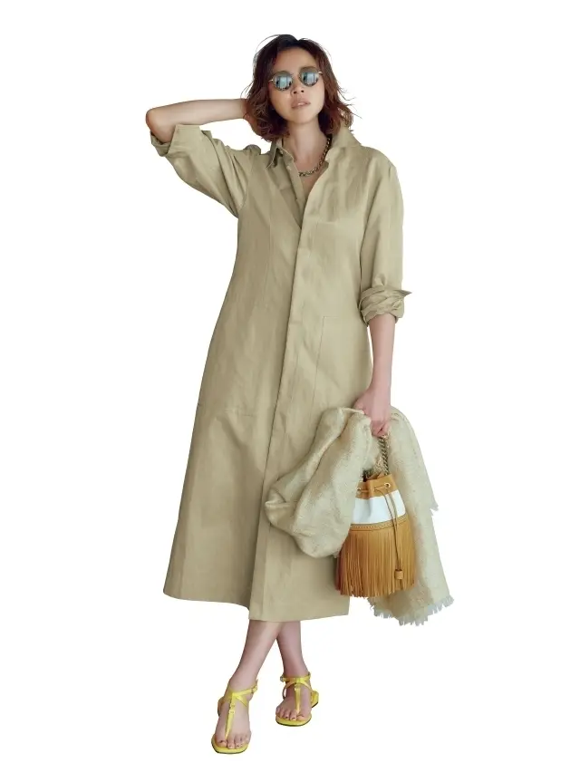 一枚そのままで立ち姿が決まる表情豊かな風合いと立体シルエット