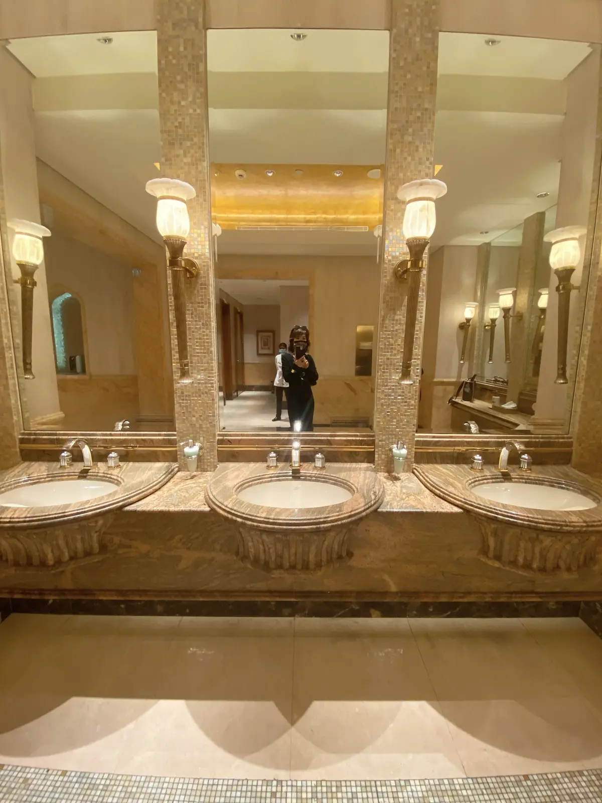 アブダビ豪華絢爛「エミレーツパレス」へ の画像_17