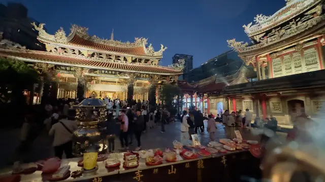 台北滞在記①　龍山寺で福を頂きました！の画像_7