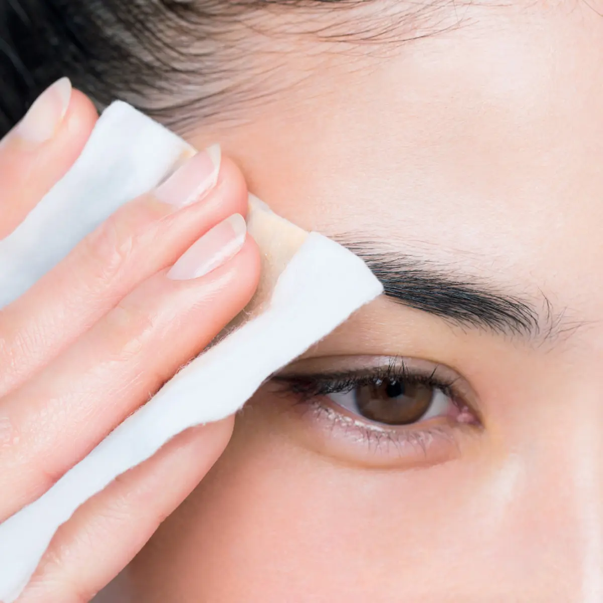 落ちにくいアイメイクをオフする「極・大人の画像_3