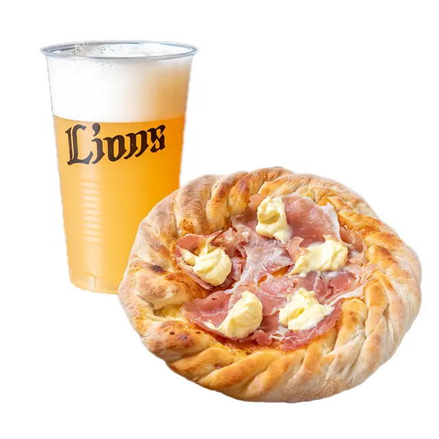 スコット ランドのBREWDOGのクラ フトビールと注文後に焼き 上げる窯焼きピザはベルー ナドーム（西武）のイチオシ