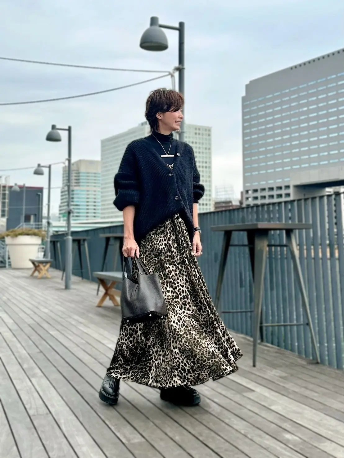 華組ワンピースコーデ　レオパードワンピース×ブラックなコーデ