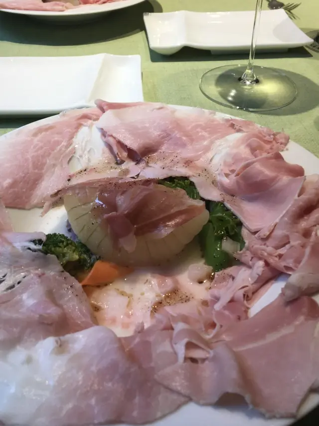 麻混ジャケットで品を演出＆鉄人シェフのおの画像_5