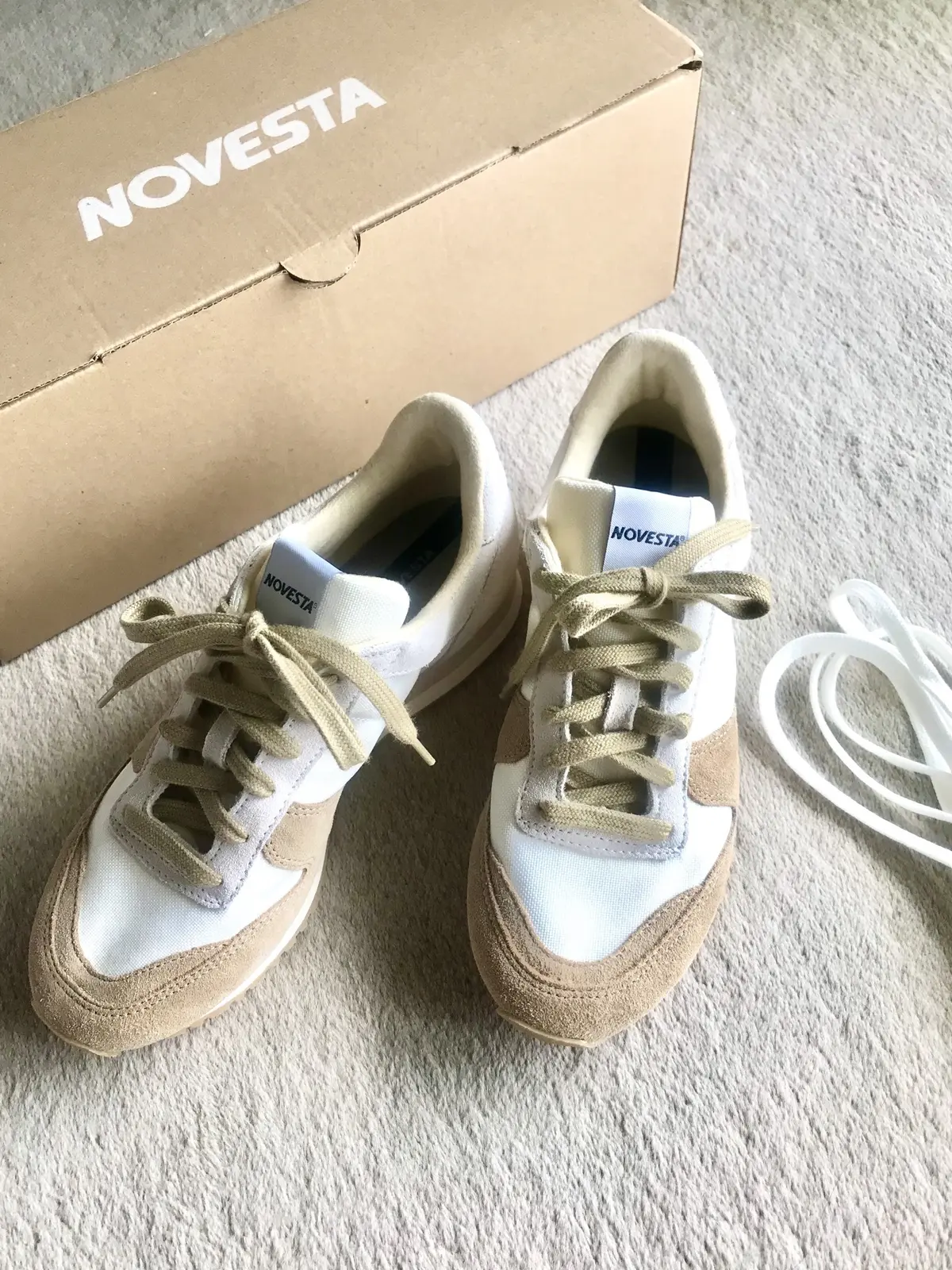 秋にぴったりのスニーカー♪の画像_1