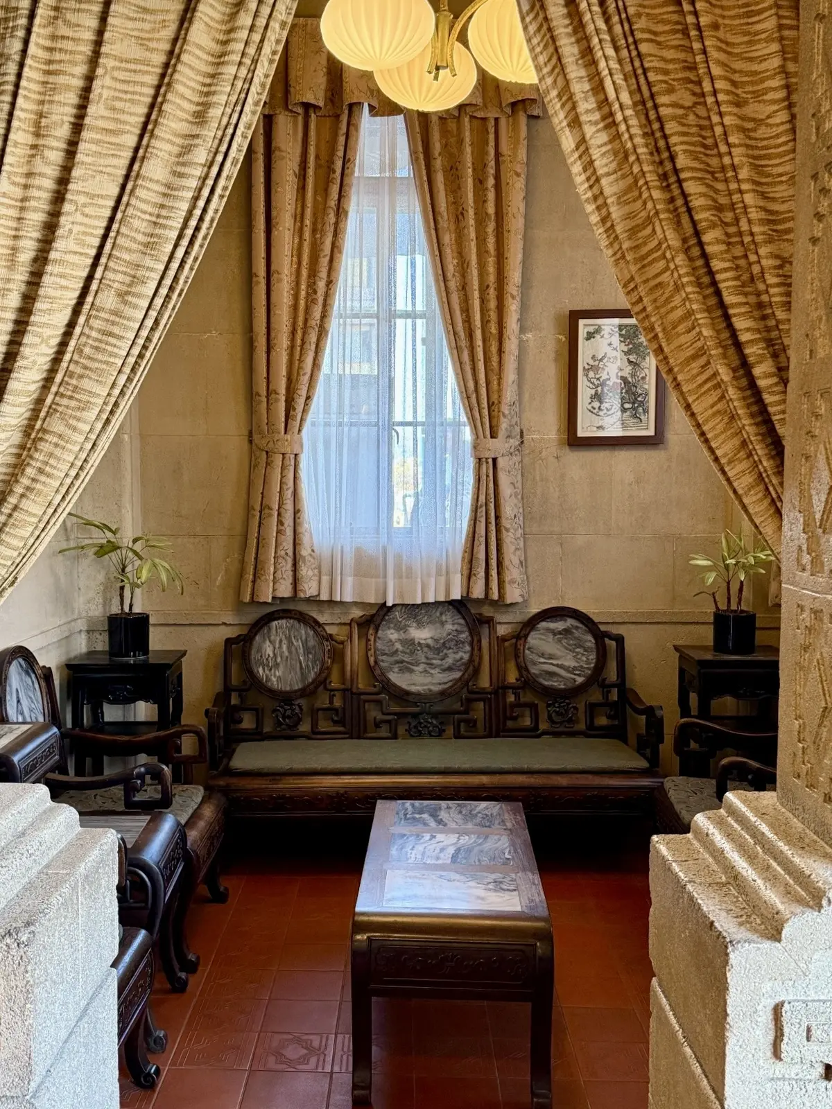 京都　中華料理店　東華菜館　ヴォーリズ建築　待合室