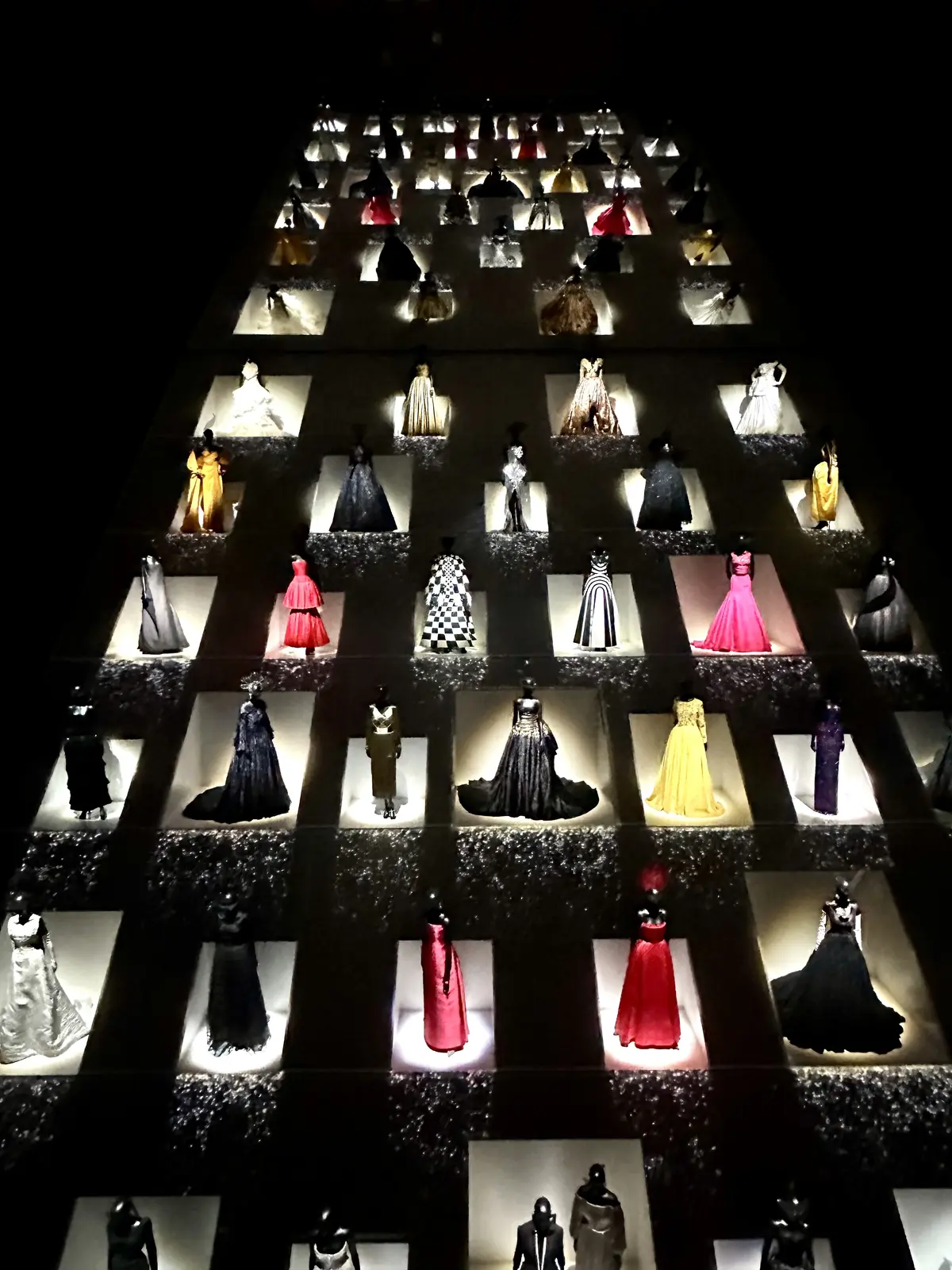 「クリスチャン・ディオール、夢のクチュリエ」ディオールの夜会