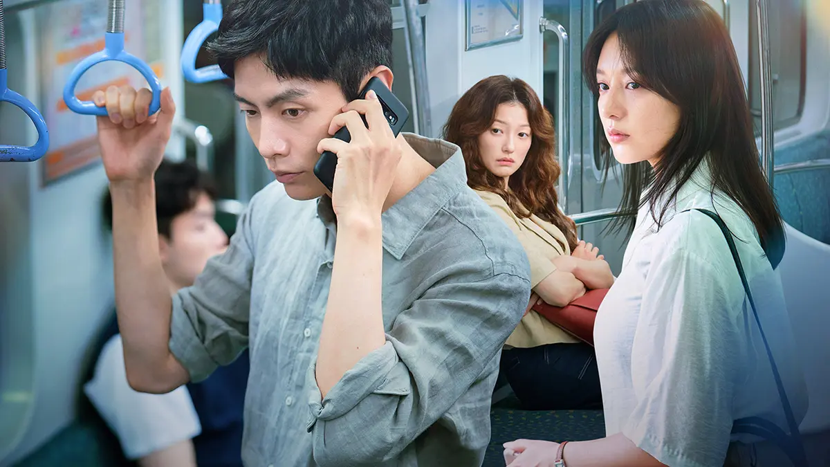 左から長男ヨム・チャンヒ(イ・ミンギ)、長女ヨム・ギジョン(イエル)、次女ヨム・ミジョン(キム・ジウォン)の3きょうだい。Netflixシリーズ「私の解放日誌」独占配信中