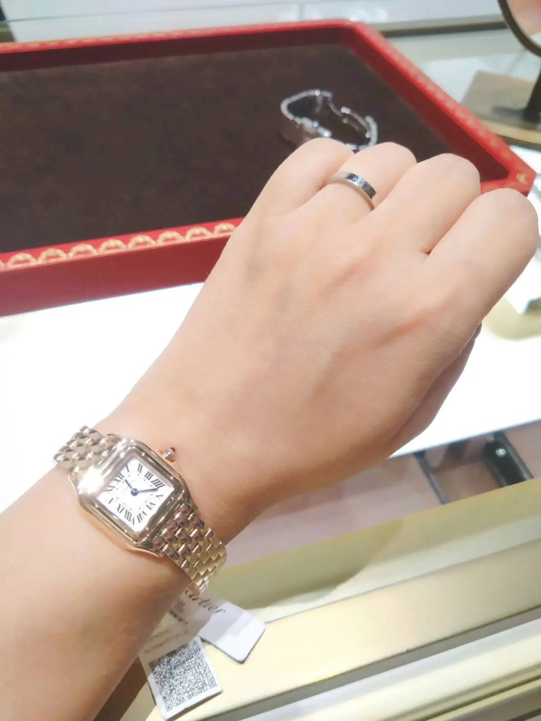 Cartier、カルティエ、ポップアップ、イベント、腕時計、神宮前、40代ファッション