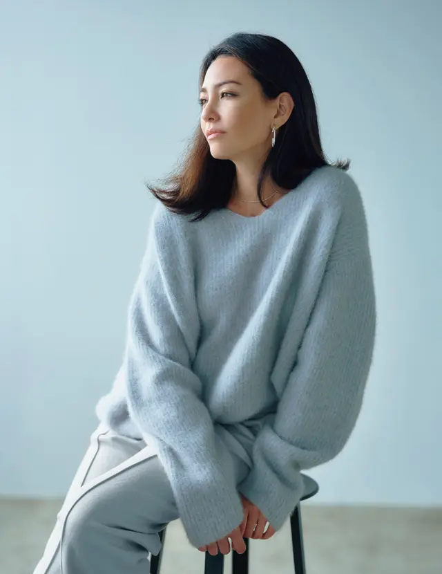 50代が選ぶべきカラーは「ライトグレー」「濃ベージュ」の2択で決まり！