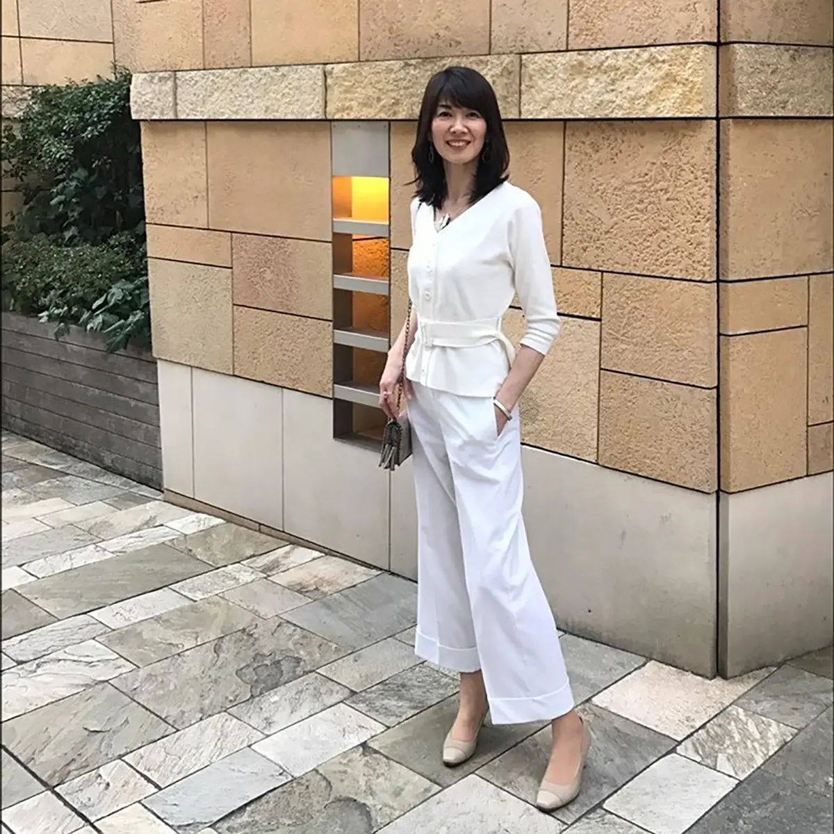 『ZARA』白パンツ