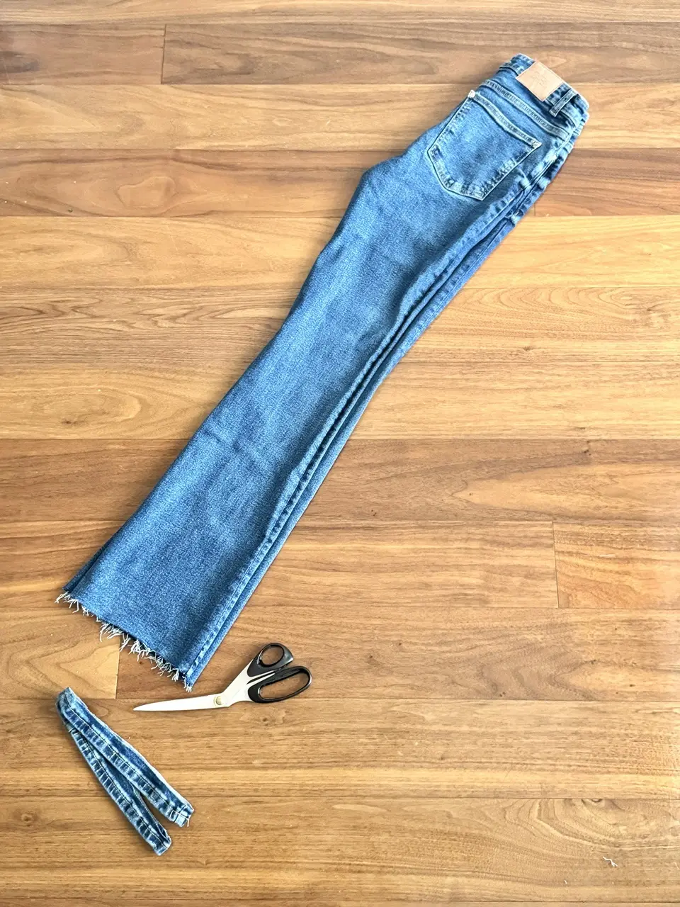 ZARA Z1975 FLARE ハイライズ デニムパンツ①