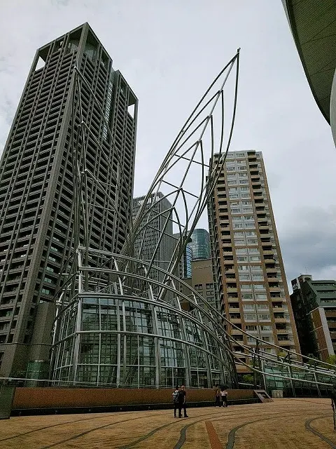 都会のど真ん中、科学館のお隣は国立美術館