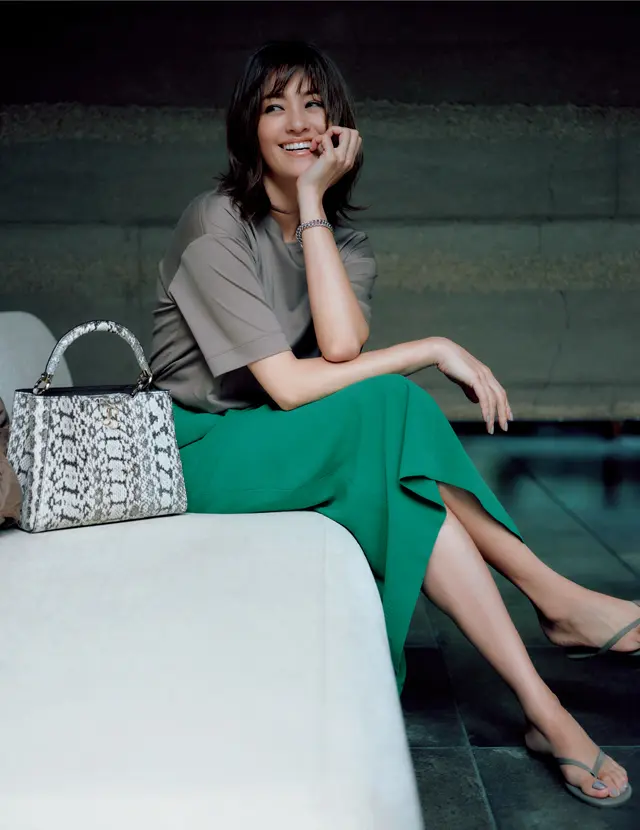 グリーン系のしゃれた濃淡でつくる夏の洗練グラデーション