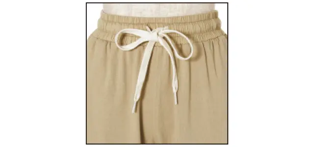 ウエスト部分やポケット内側は布帛素材でかさばらない