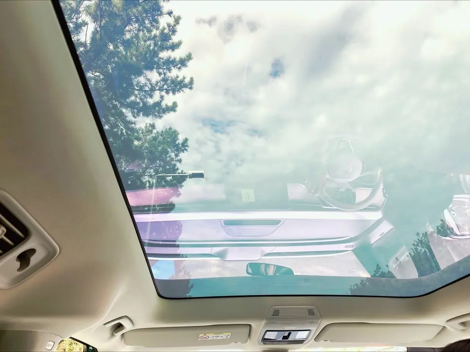 フォルクスワーゲン ID.Buzz パノラマガラスルーフ