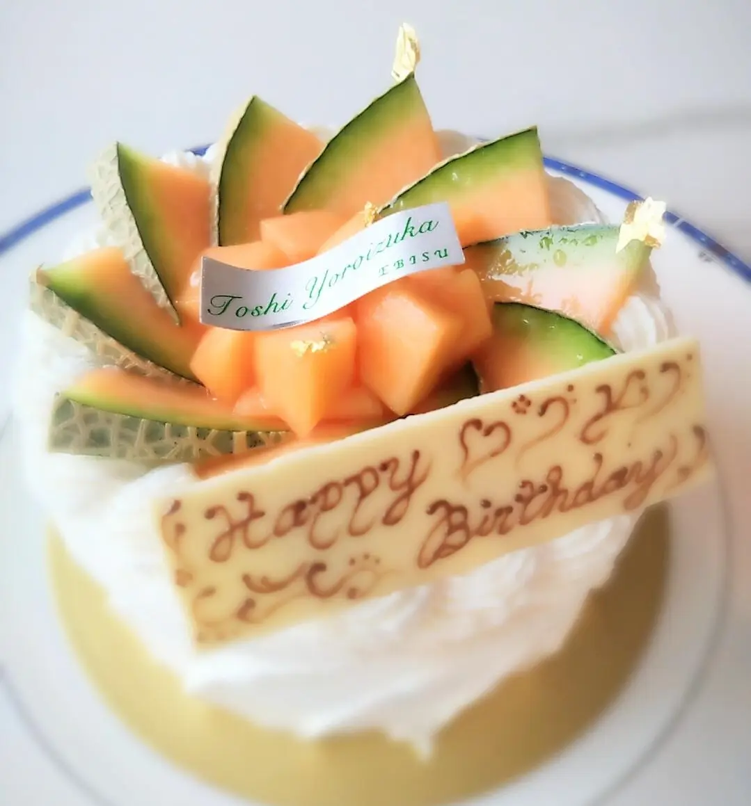 トシ・ヨロイヅカ、バースデーケーキ、ホールケーキ、季節のショートケーキ