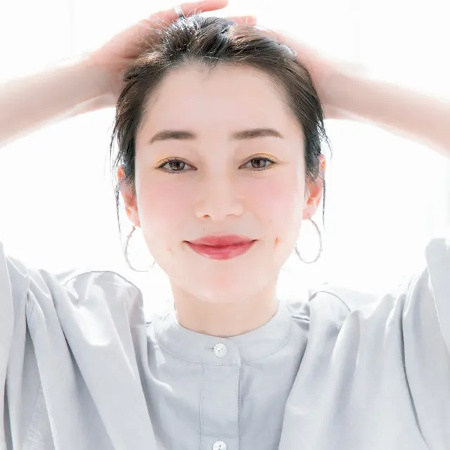 浮かない赤リップ