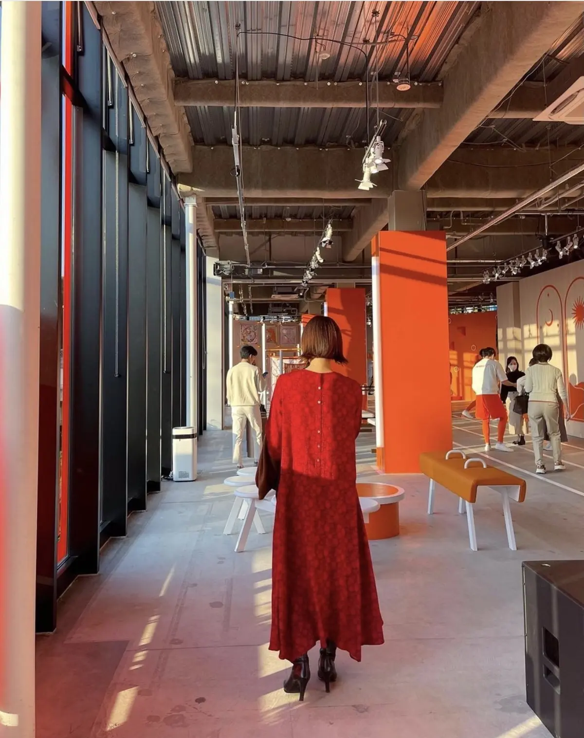 brownカーディガンで、銀座レフアオキの画像_9