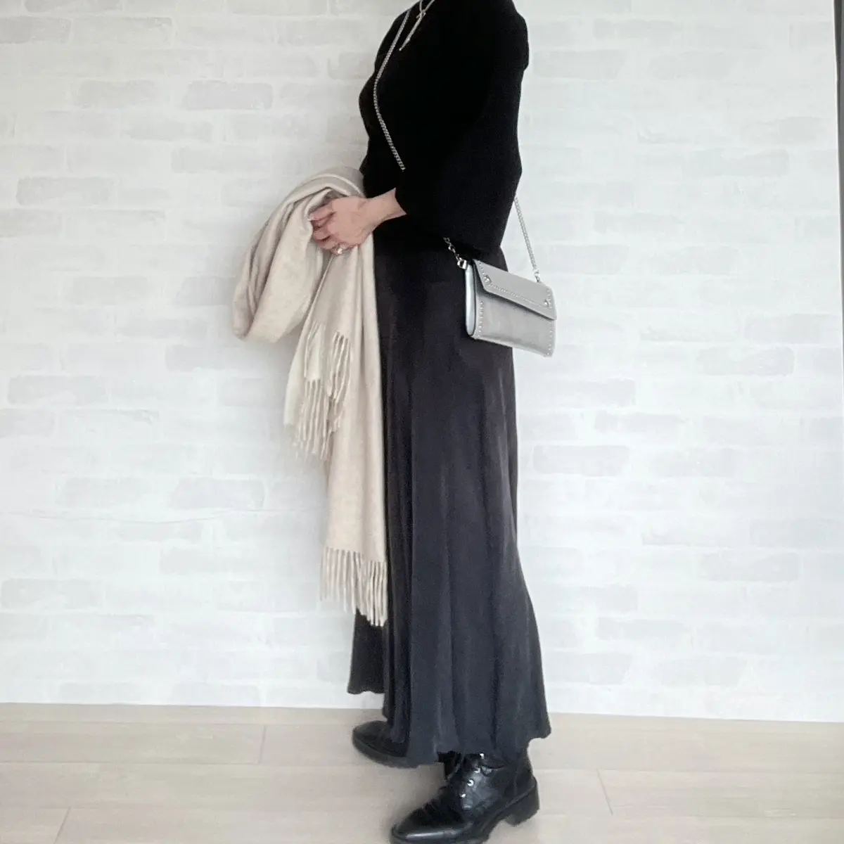 素材違いのワントーンコーデ の画像_4