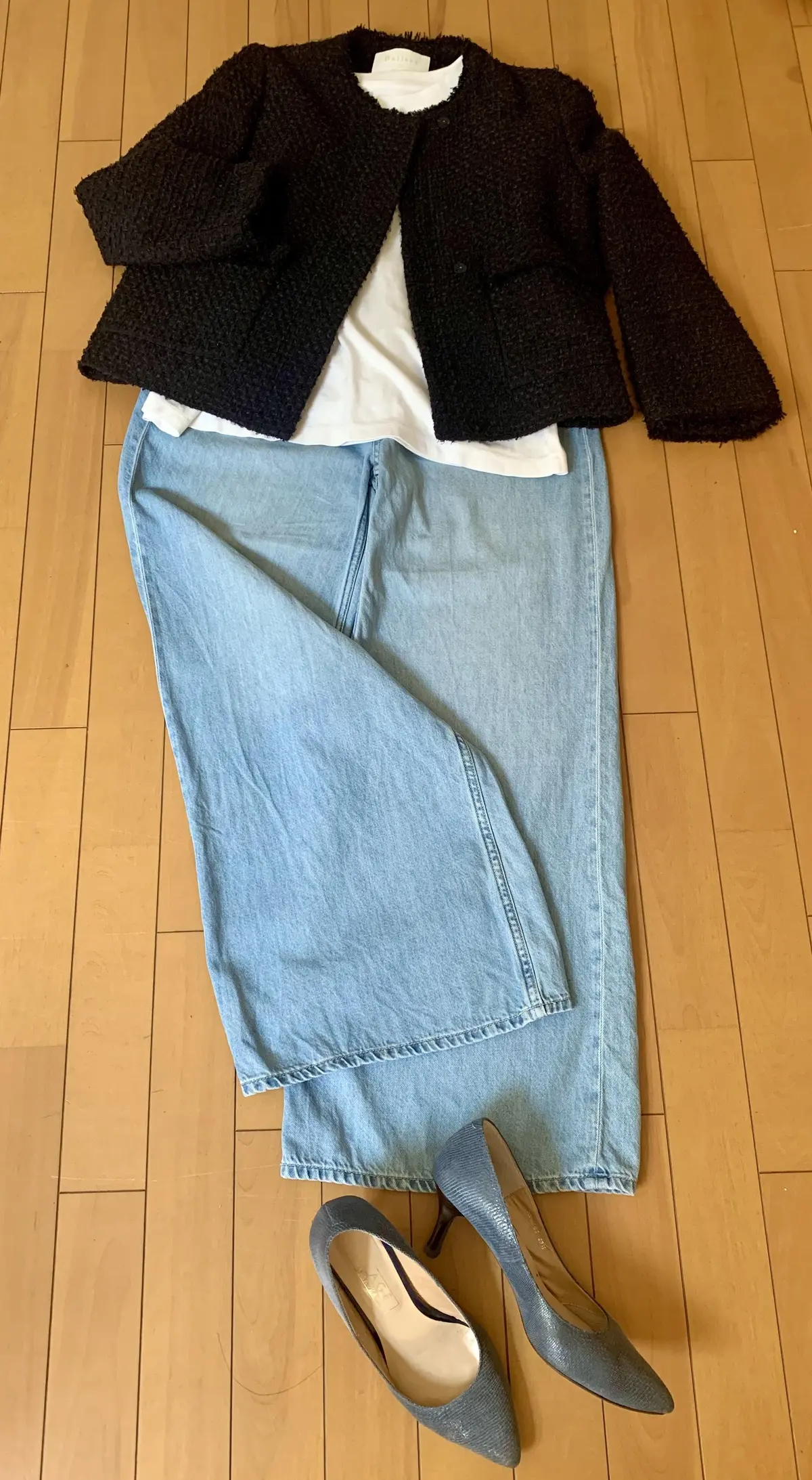 UNIQLOのドレープワイドフレアジーンの画像_4