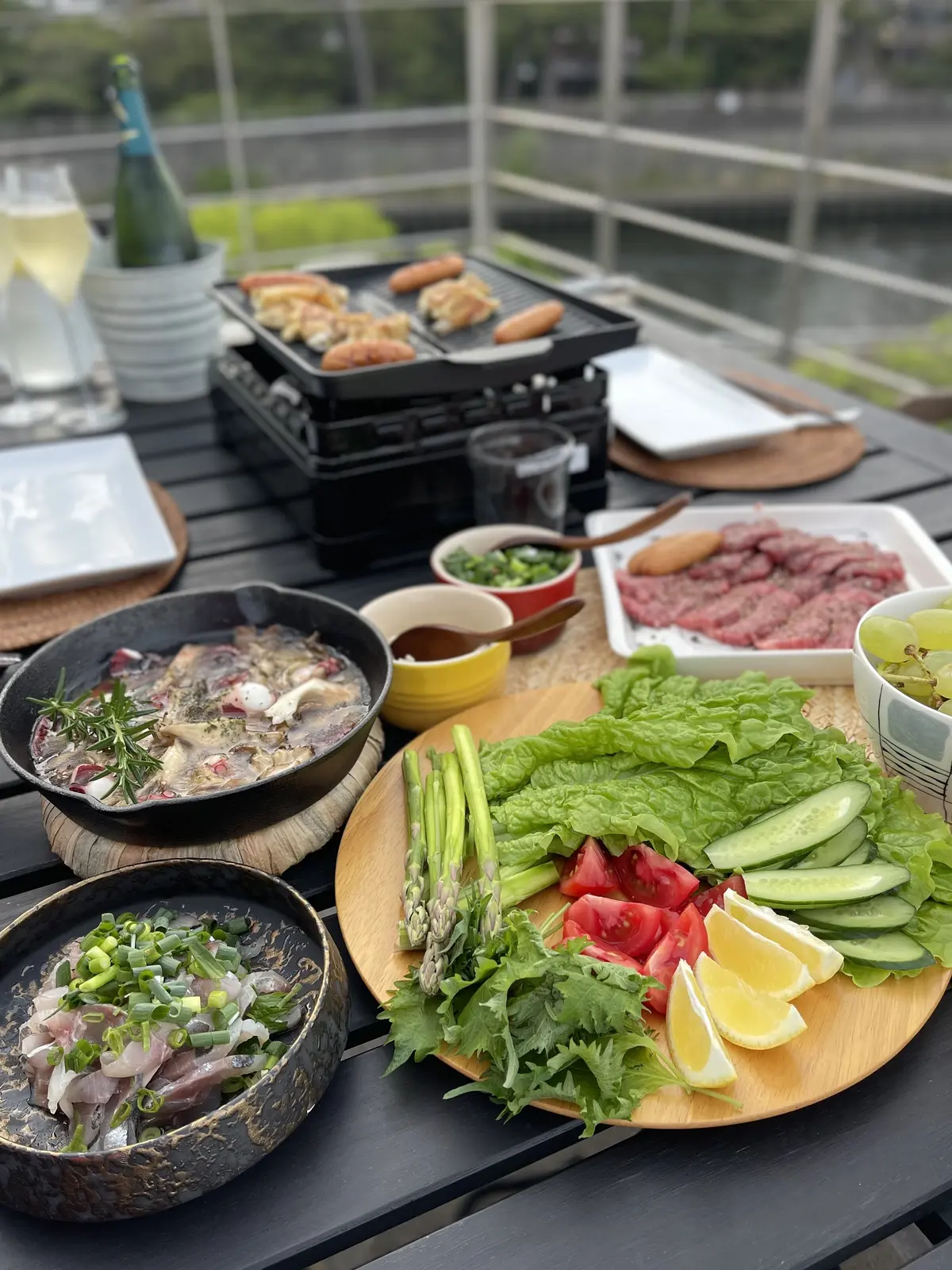 ピンクのリネンシャツとデニムで海散歩とバの画像_8