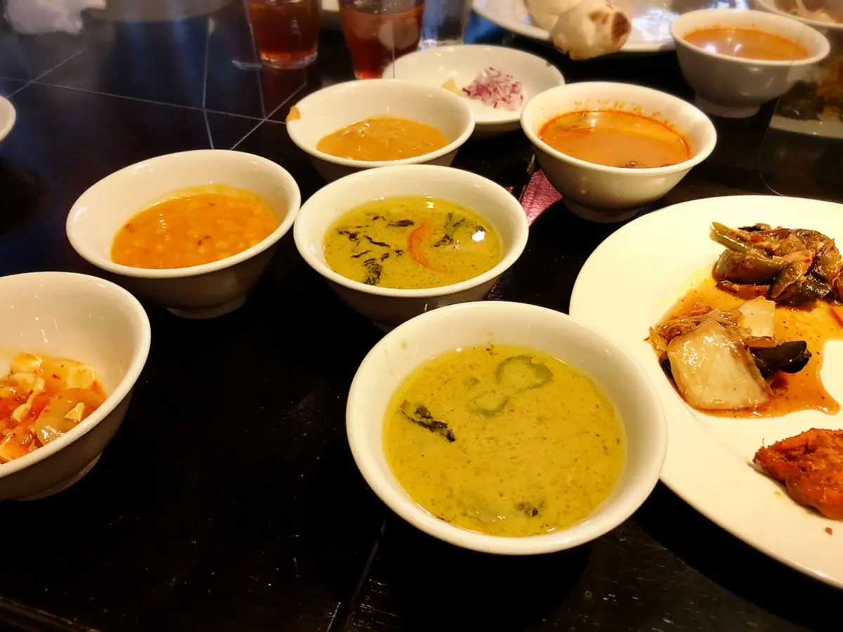 ASIAN PALM（アジアンパーム）神楽坂店。インド料理、タイ料理、中華料理、ベトナム料理。平日ランチ。ビュッフェ。グリーンカレー、バターチキン、トムヤムクン、ダルタルカ、麻婆豆腐