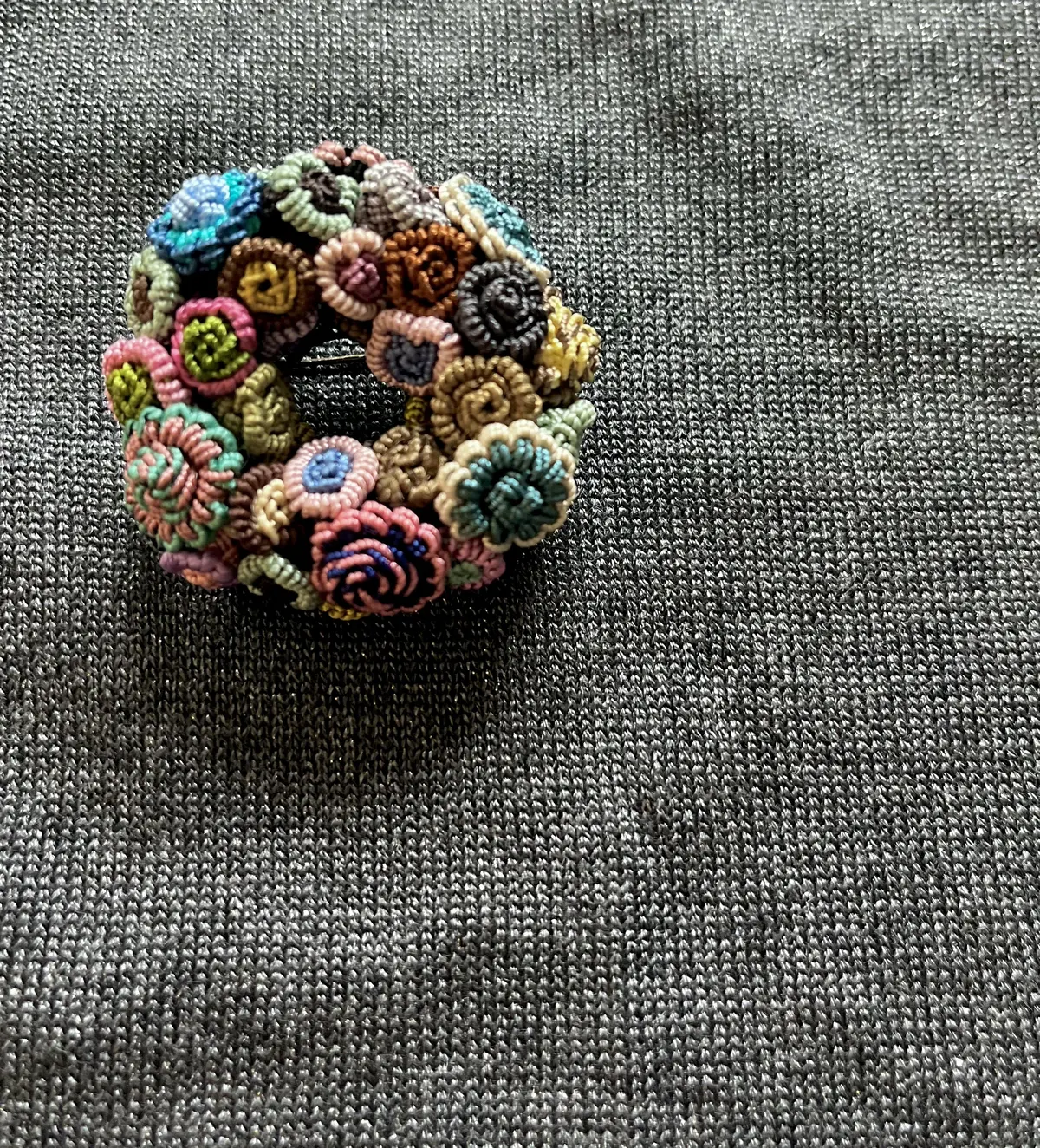 秋に向けて　ブローチと靴の画像_1