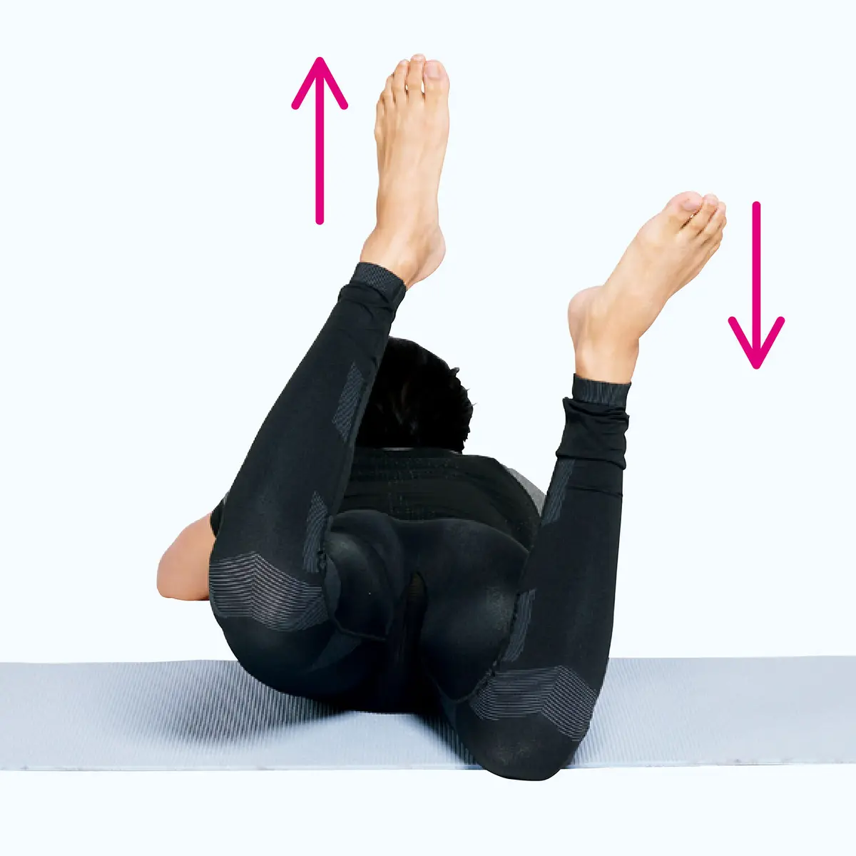 OurAge×Webエクラ　右膝を下ろすと同時に左の膝を床から少し上げる