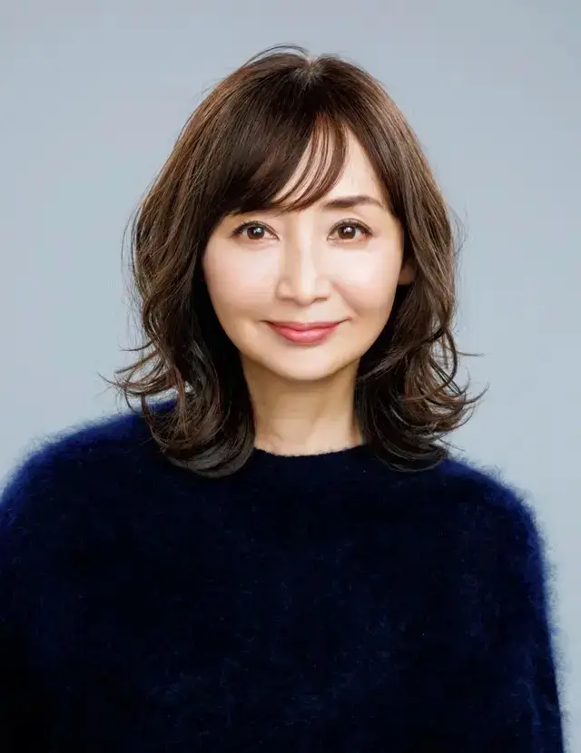 立体感を生み出すスパイラルパーマが華やか