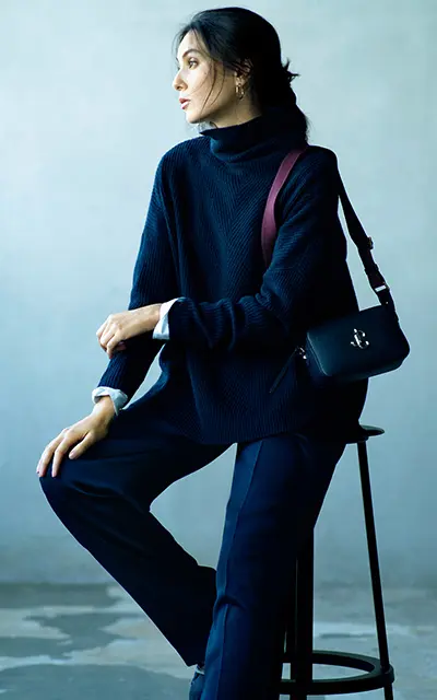 異素材合わせでワントーンにリッチ感をプラス