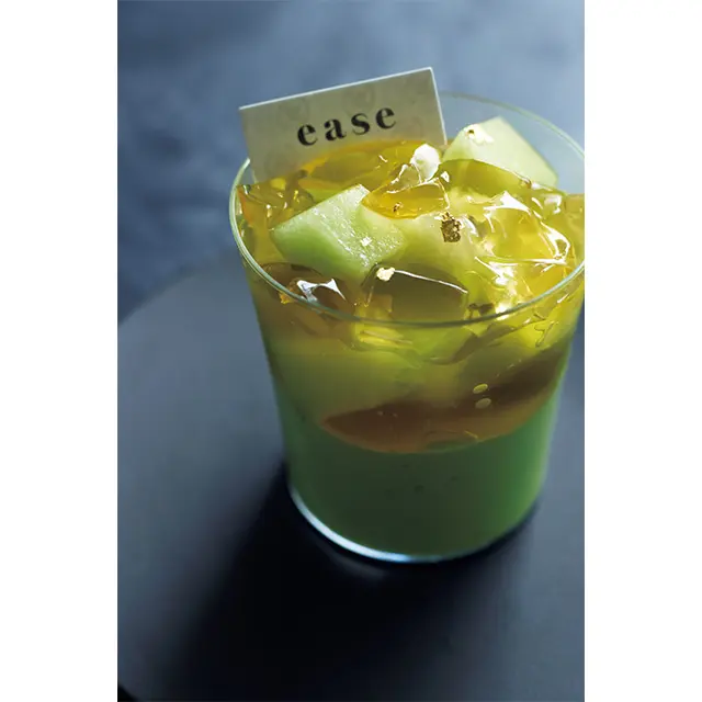 メロンのヴェリーヌ¥760。 ベストな状態まで追熟させ、 旬のおいしさのピークを閉 じ込める。香りのボリュー ム感も贅沢