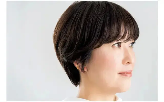 長めの前髪がかわいらしい！大人のハンサムショートヘア
