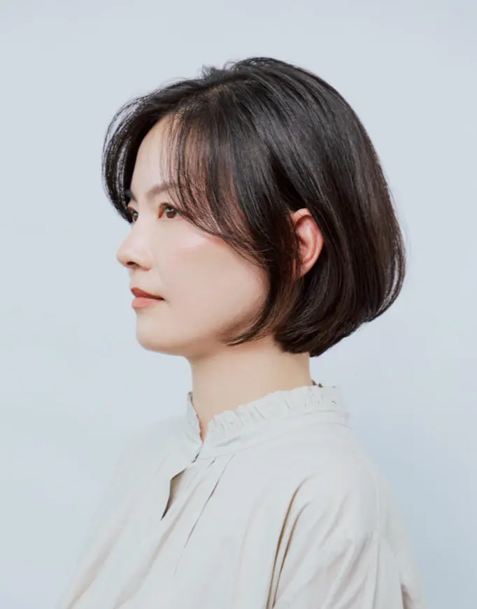 Webエクラ 横から見たボブヘアスタイル