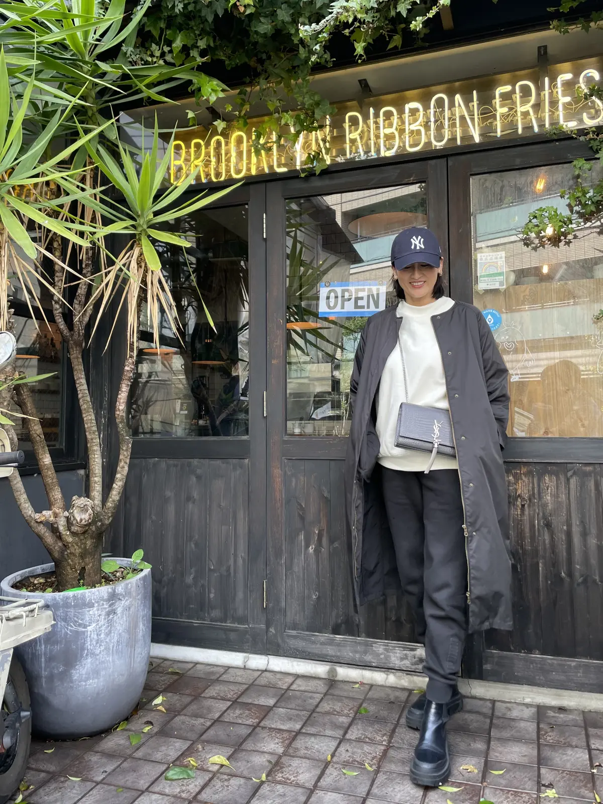 スウェットで春のカジュアルコーデの画像_3