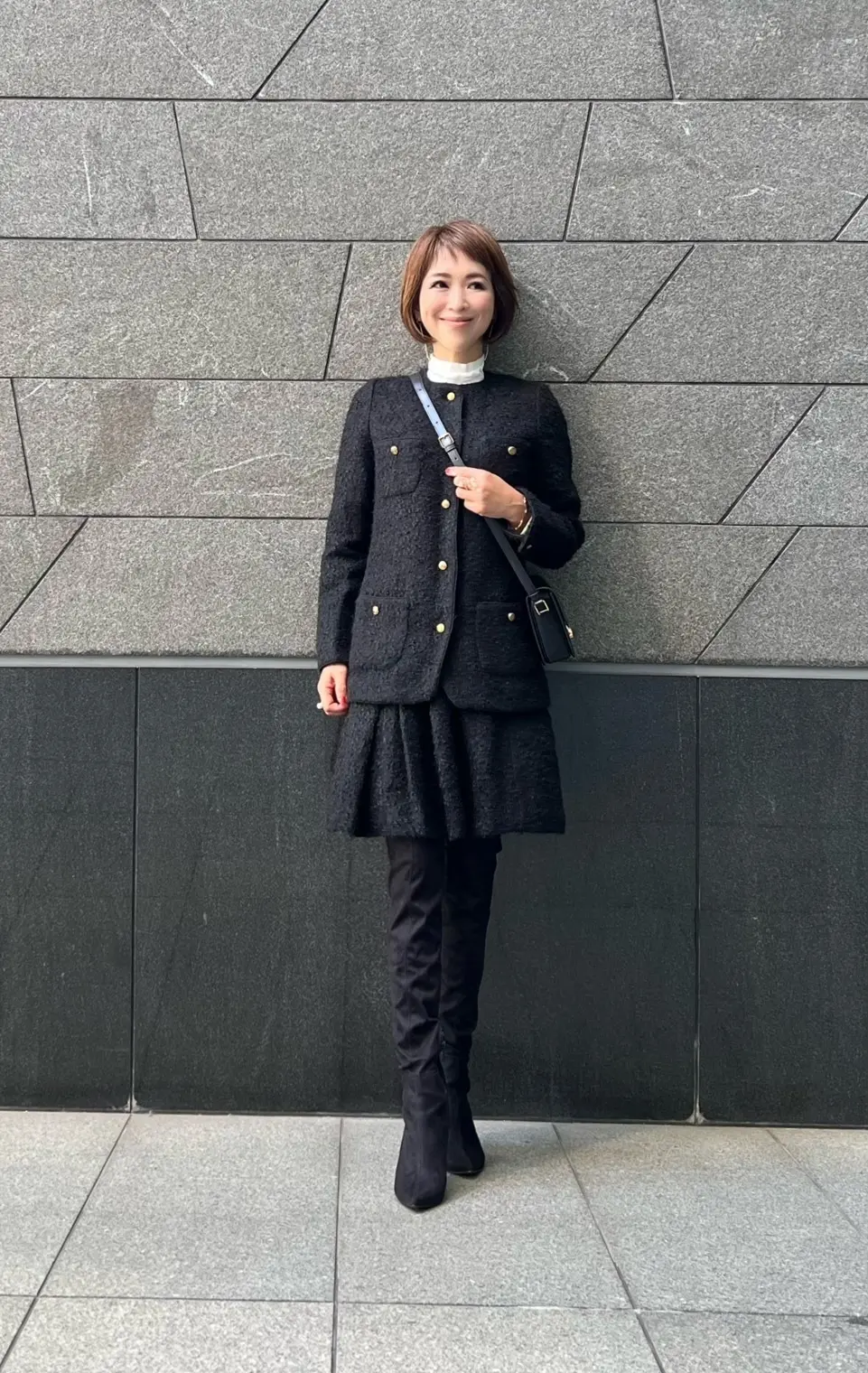 黒のニーハイブーツでつくるきれいめスタイル