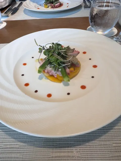 ブラックコーデに抜け感を出して夏のランチの画像_4