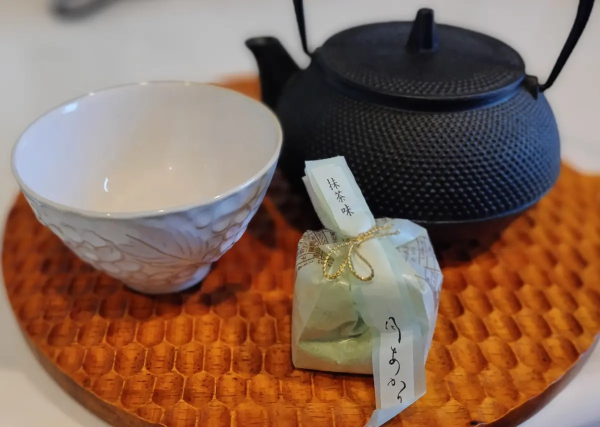 久寿湯　南部鉄瓶