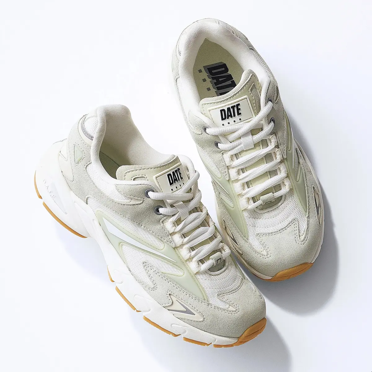 シンプル&シックだからこそ使える！土台色の画像_1