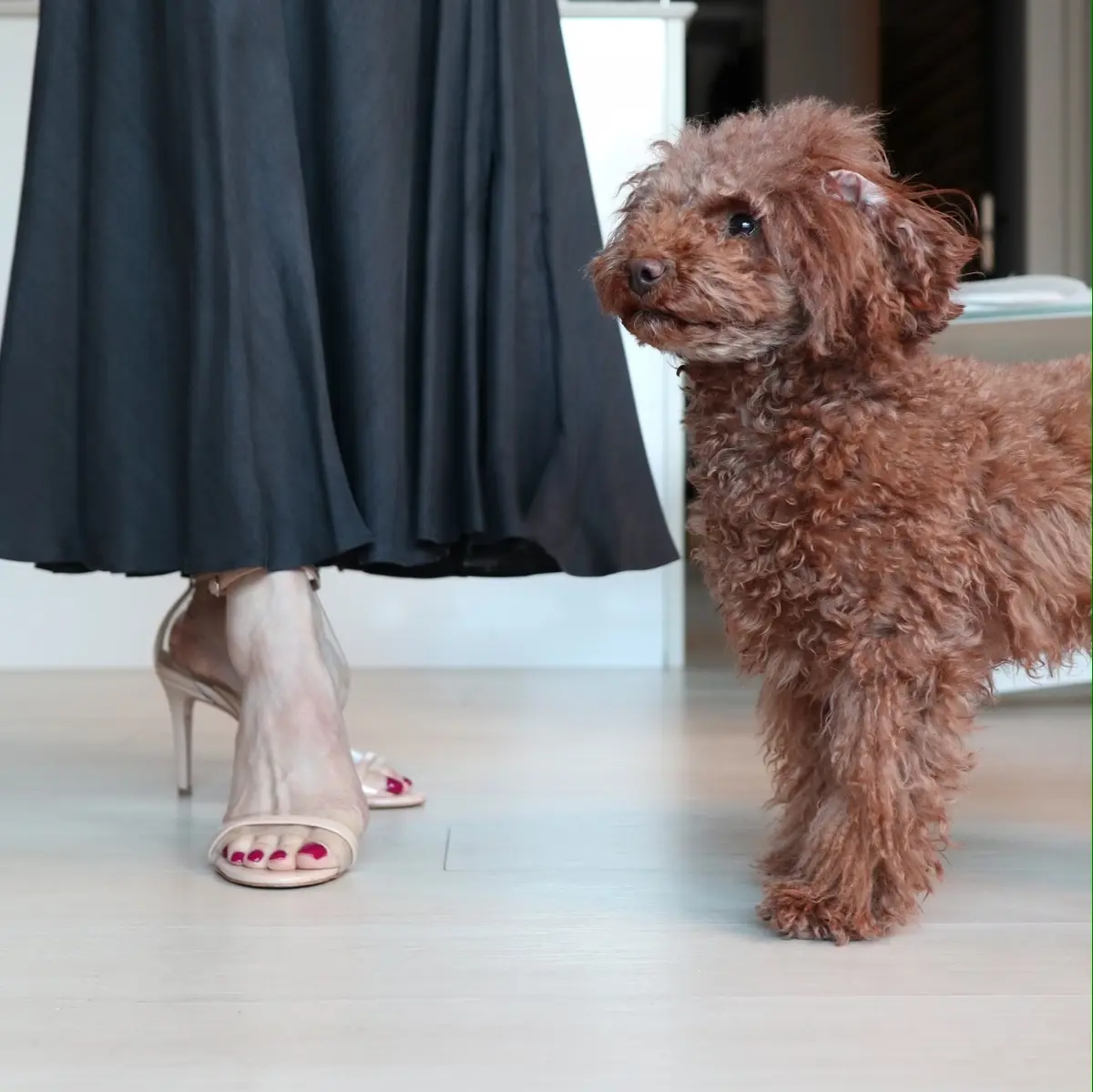 サンダル　素足　