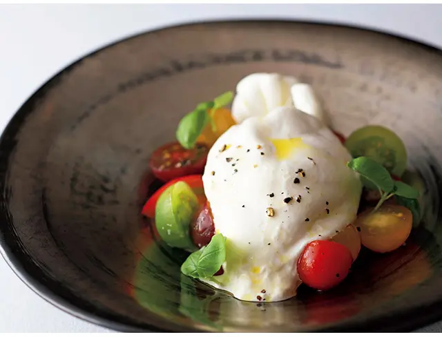 「ダイニングルーム-ウェスタンキュイジーヌ」のアラ カルトメニューの一例