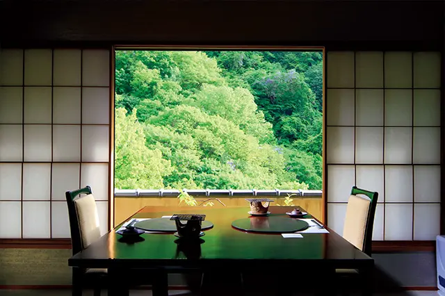 個室料亭となっ ており、家族水入らずで食事を味わえ る。