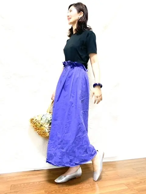 抜け感を演出❗️シルバーVカットシューズの画像_3