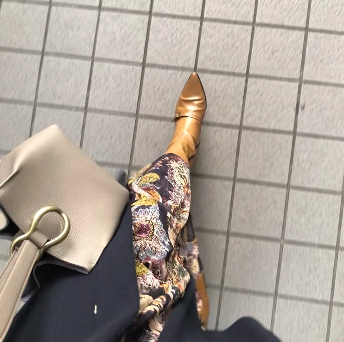 ZARA個性柄ワンピで、丸の内フレンチ。の画像_8