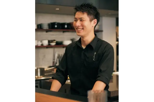 松本オーナーシェフが信頼をおく根内大和シェフ。