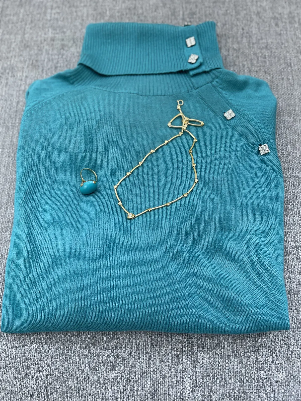 マイベストスタイルはターコイズブルーを差の画像_2