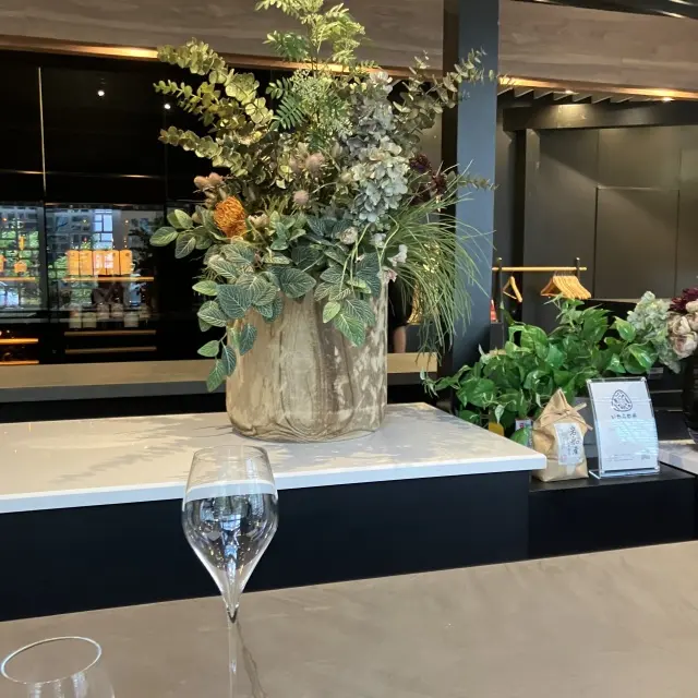 六本木のカウンターでいただくフレンチの画像_3