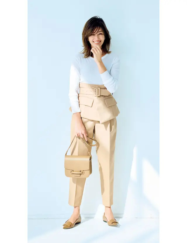 ハイクのベージュのセットアップのRINA