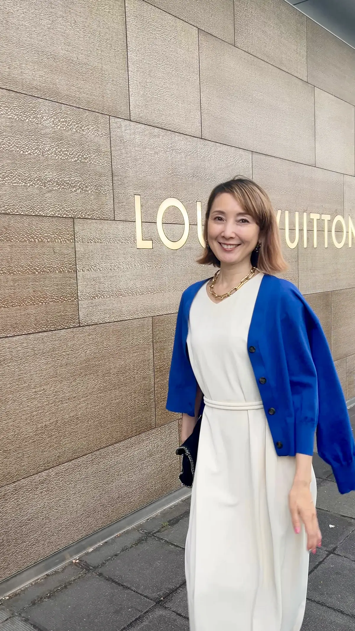 V開きで首元すっきり！E by eclaの画像_14